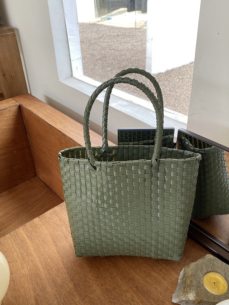 Hand-Woven Holiday Tote Bag for Festive Style and Function